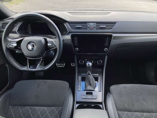 Fahrzeugbild eines Skoda Superb