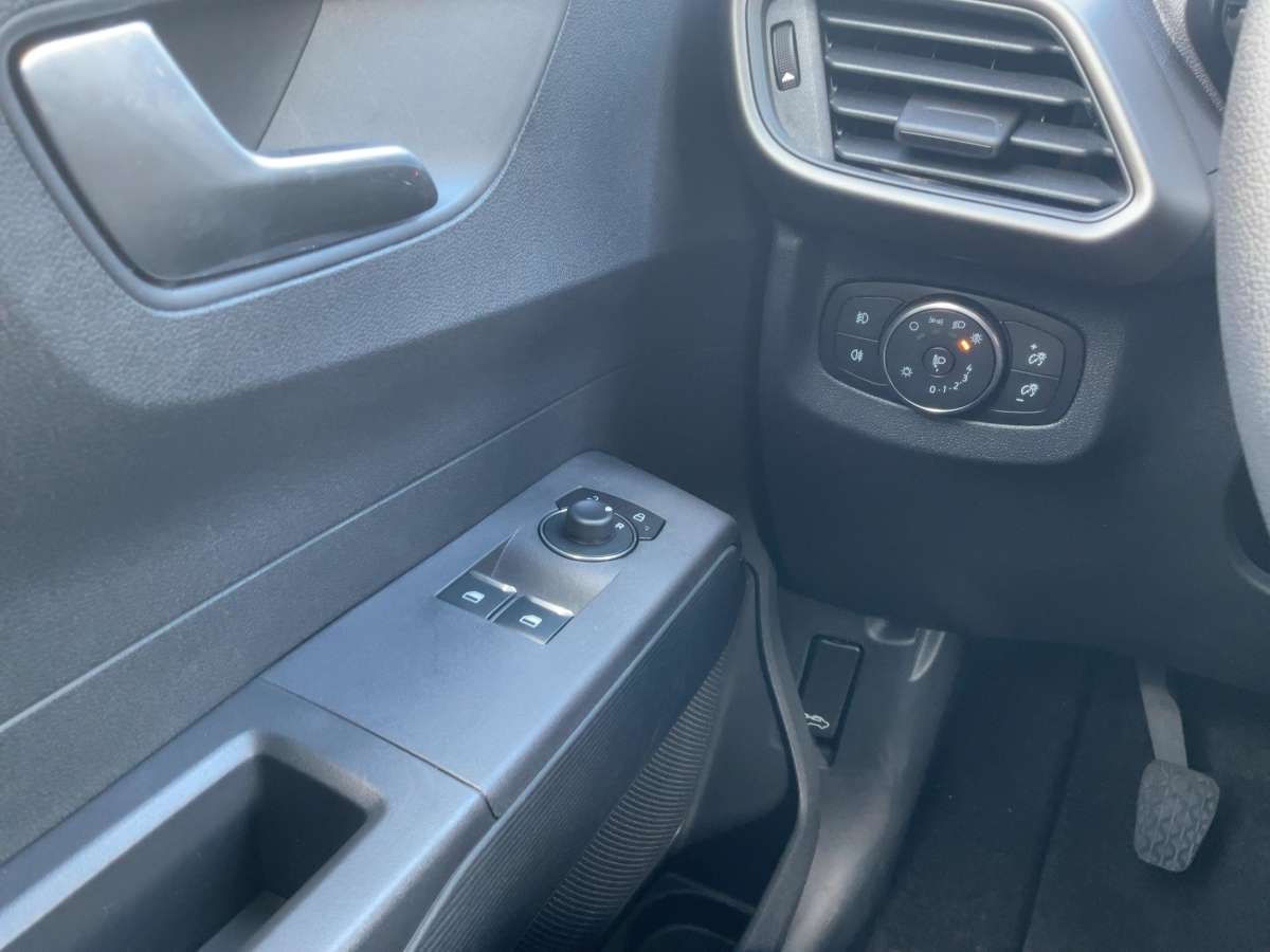 Fahrzeugbild eines Ford Transit Courier