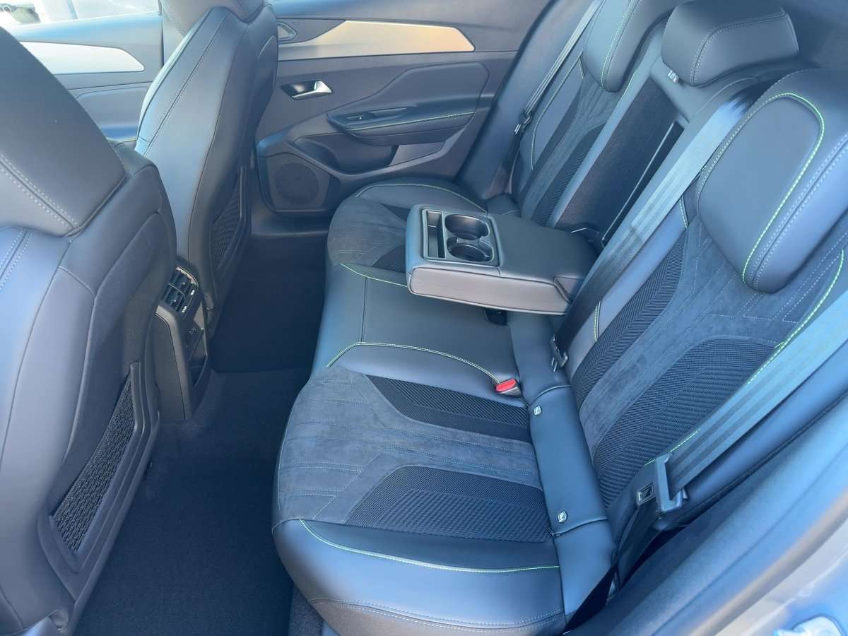 Fahrzeugbild eines Peugeot 408