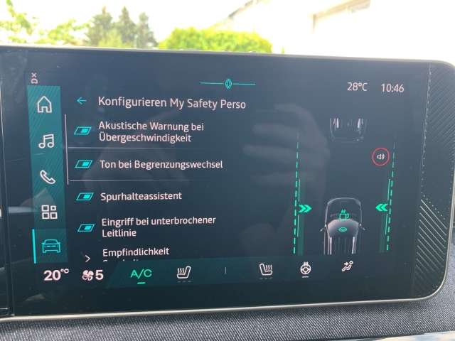 Fahrzeugbild eines Renault 4 E-TECH