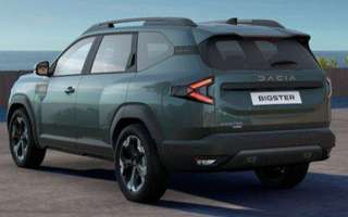 Schräge Frontansicht auf einen Dacia Bigster , freigestellt