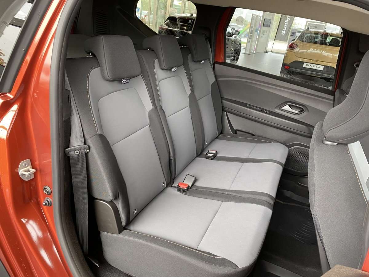 Fahrzeugbild eines Dacia Jogger