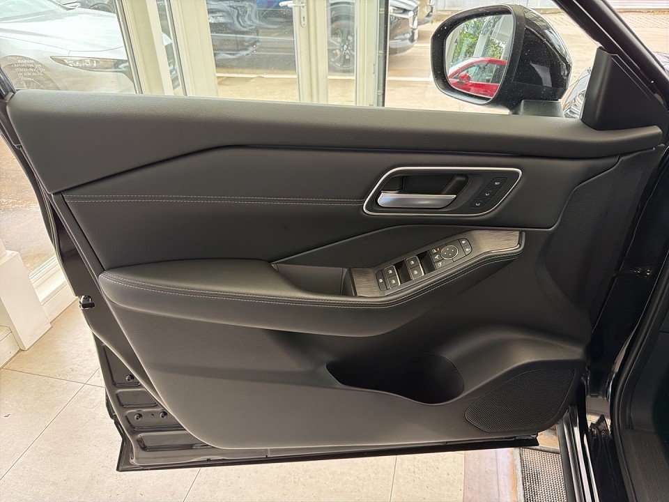 Fahrzeugbild eines Nissan X-TRAIL