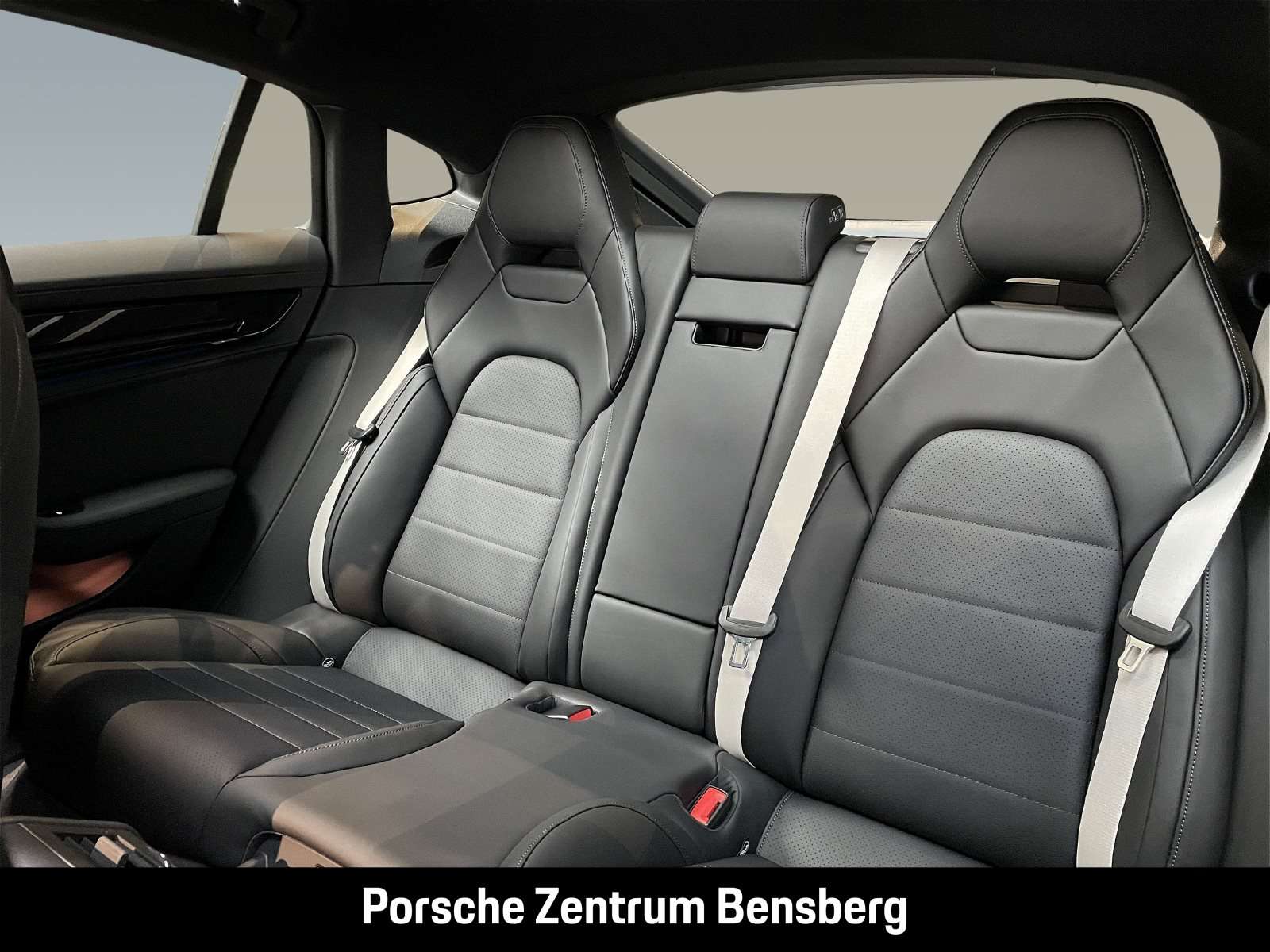 Fahrzeugbild eines Porsche Panamera