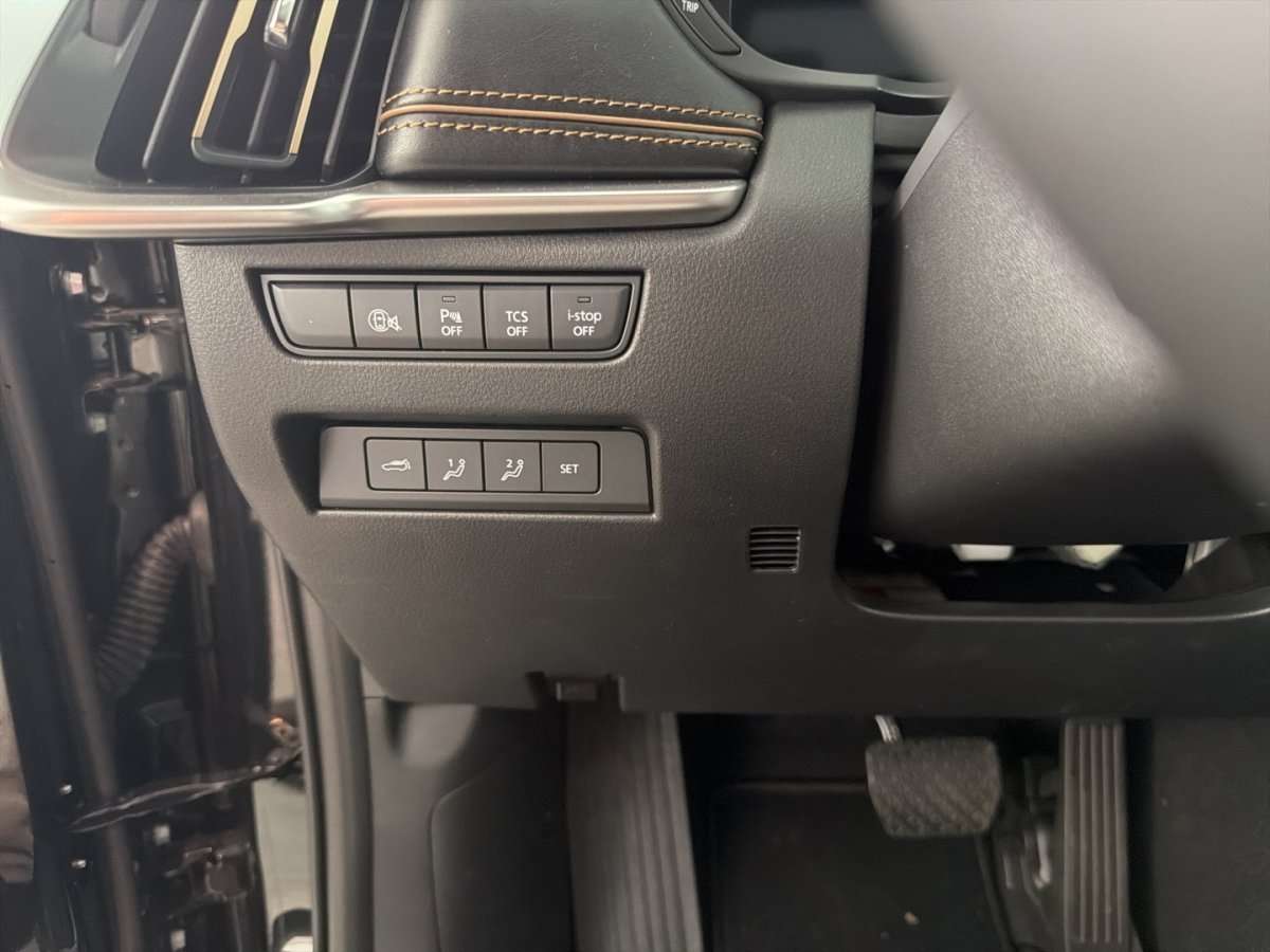 Fahrzeugbild eines Mazda CX-60