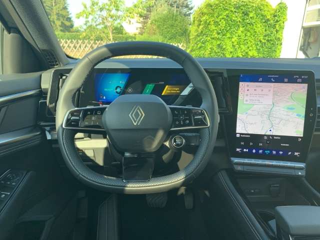 Fahrzeugbild eines Renault Rafale