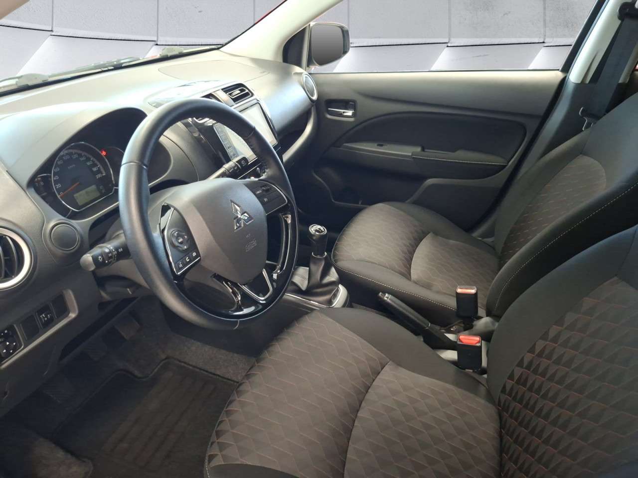 Fahrzeugbild eines Mitsubishi Space Star