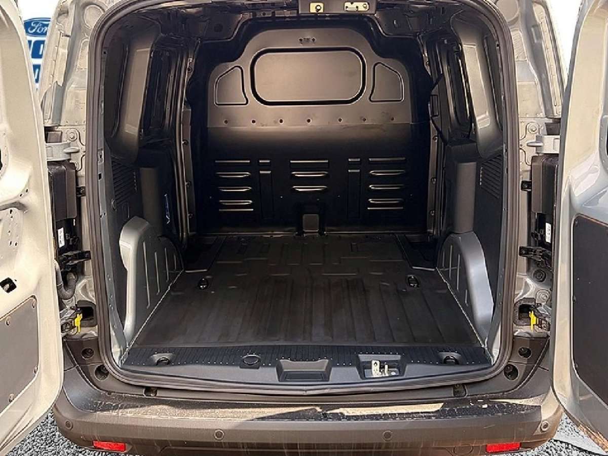 Fahrzeugbild eines Ford Transit