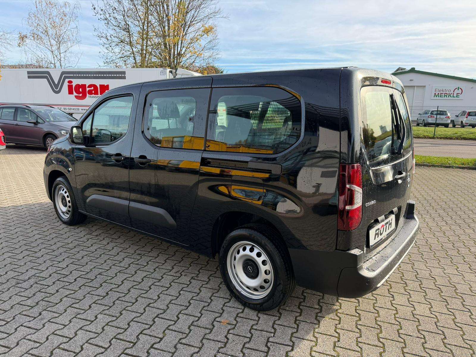 Fahrzeugbild eines Opel Combo