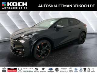 Schräge Frontansicht auf einen CUPRA Tavascan , freigestellt