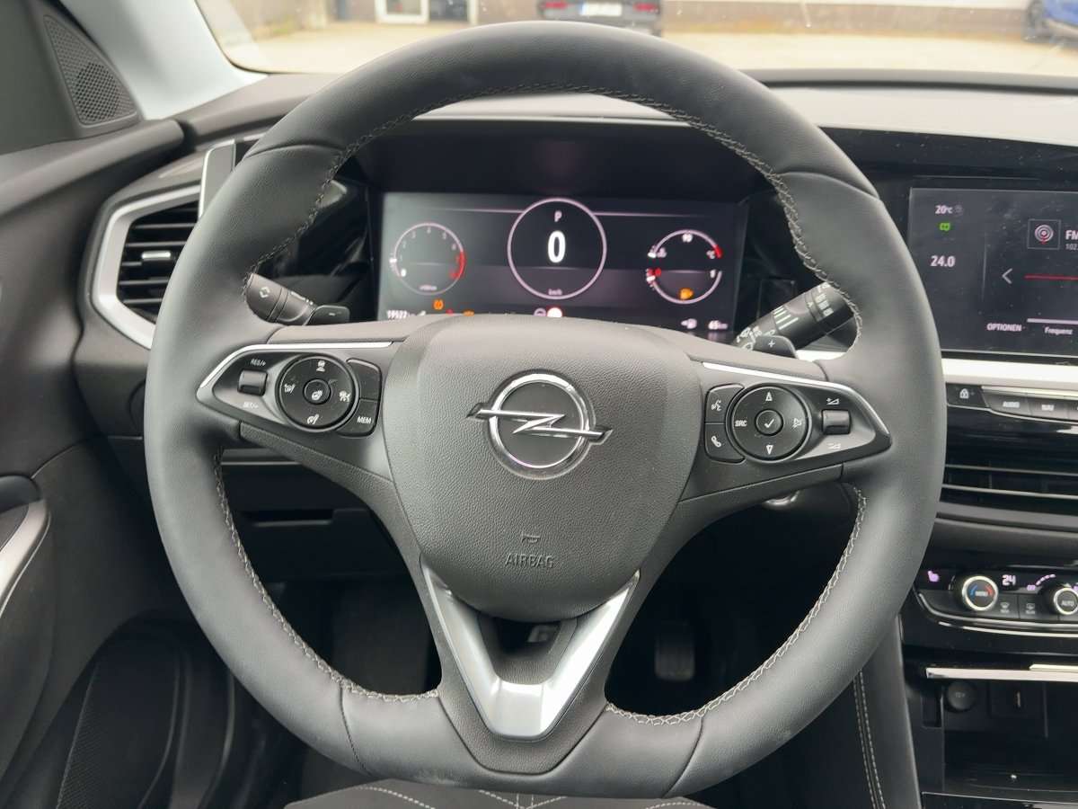 Fahrzeugbild eines Opel Grandland X