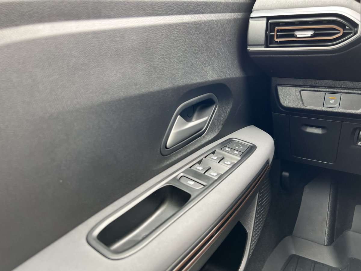 Fahrzeugbild eines Dacia Jogger