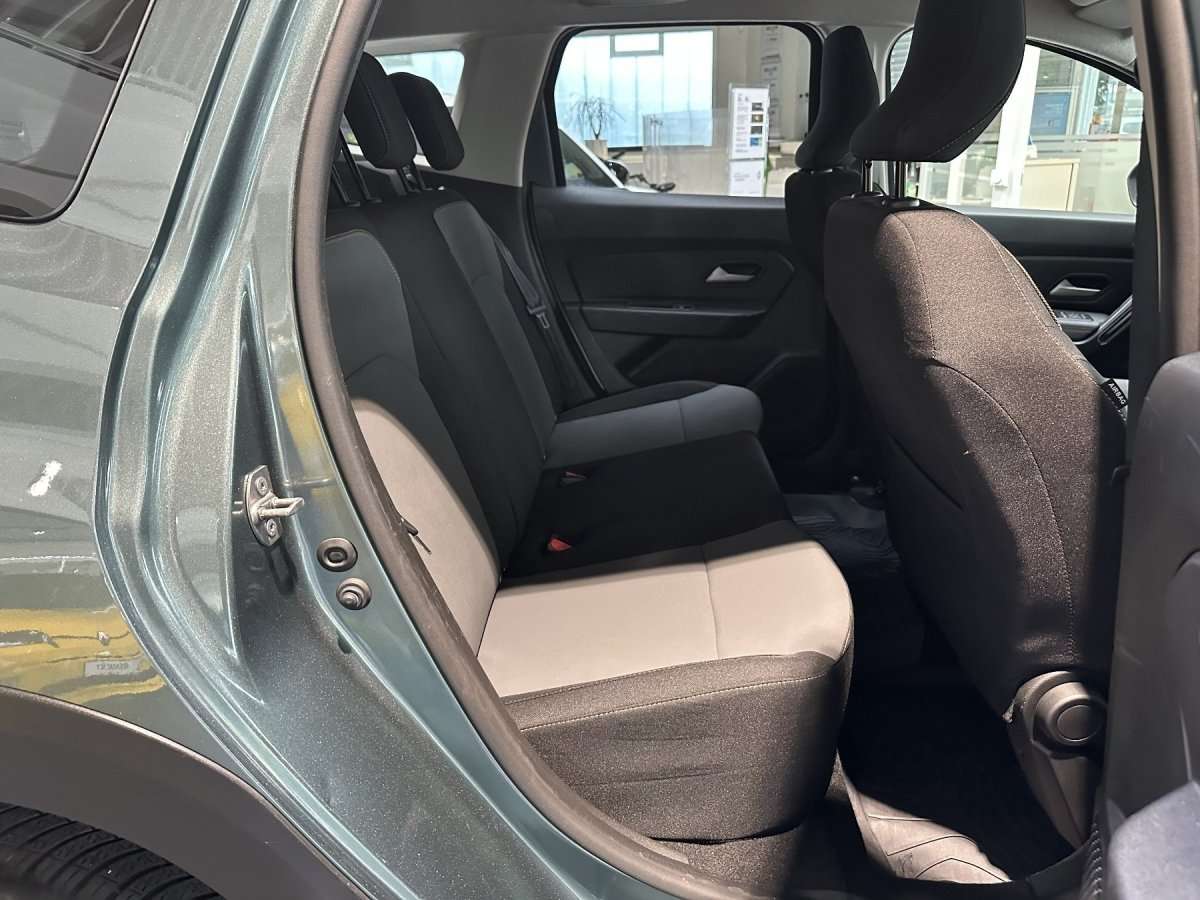 Fahrzeugbild eines Dacia Duster