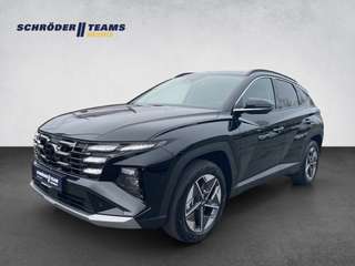 Schräge Frontansicht auf einen Hyundai Tucson , freigestellt