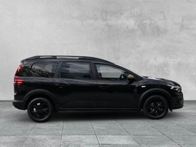 Fahrzeugbild eines Dacia Jogger