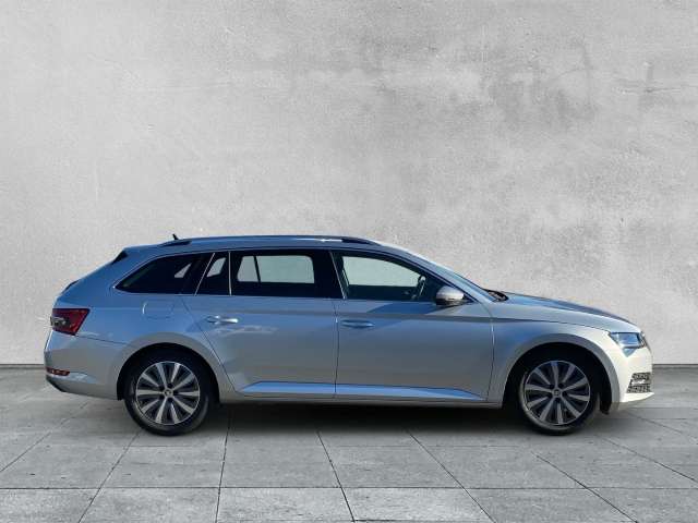 Fahrzeugbild eines Skoda Superb