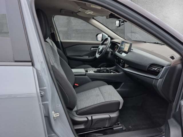 Fahrzeugbild eines Nissan X-TRAIL