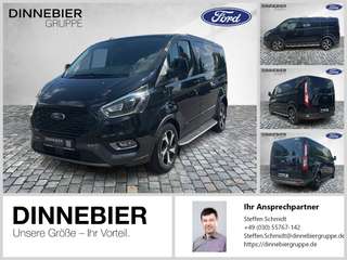 Schräge Frontansicht auf einen Ford Tourneo Custom , freigestellt