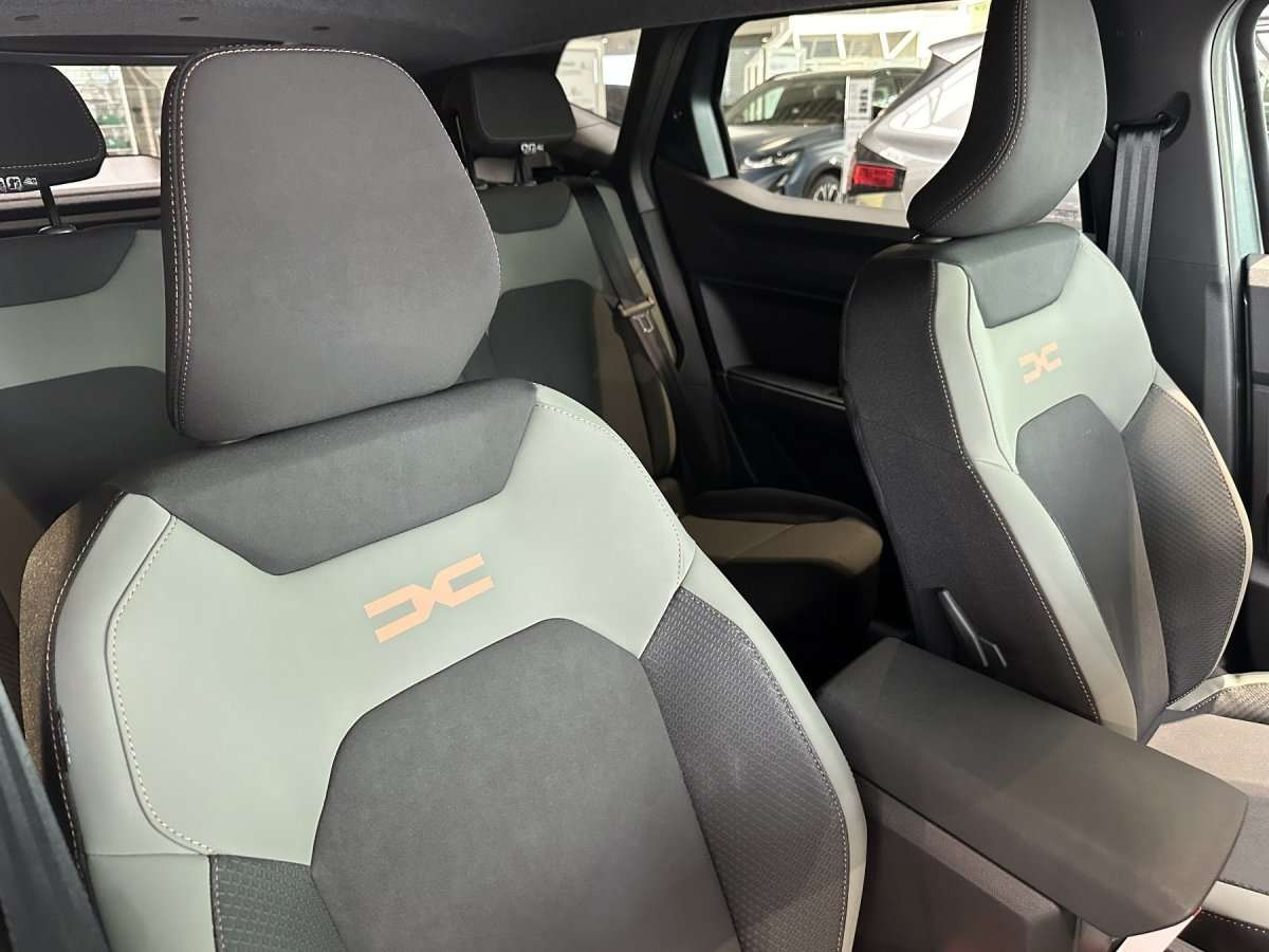 Fahrzeugbild eines Dacia Duster