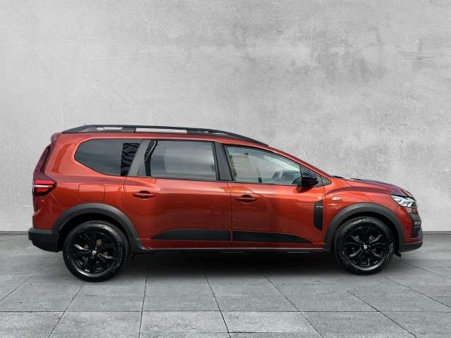 Fahrzeugbild eines Dacia Jogger