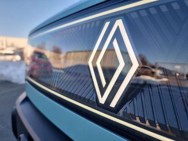 Fahrzeugbild eines Renault 4 E-TECH