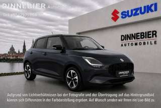 Schräge Frontansicht auf einen Suzuki Swift , freigestellt
