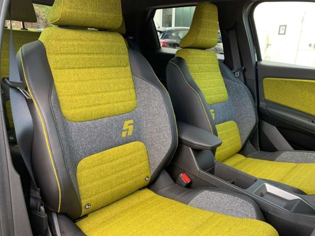 Fahrzeugbild eines Renault 5 E-TECH