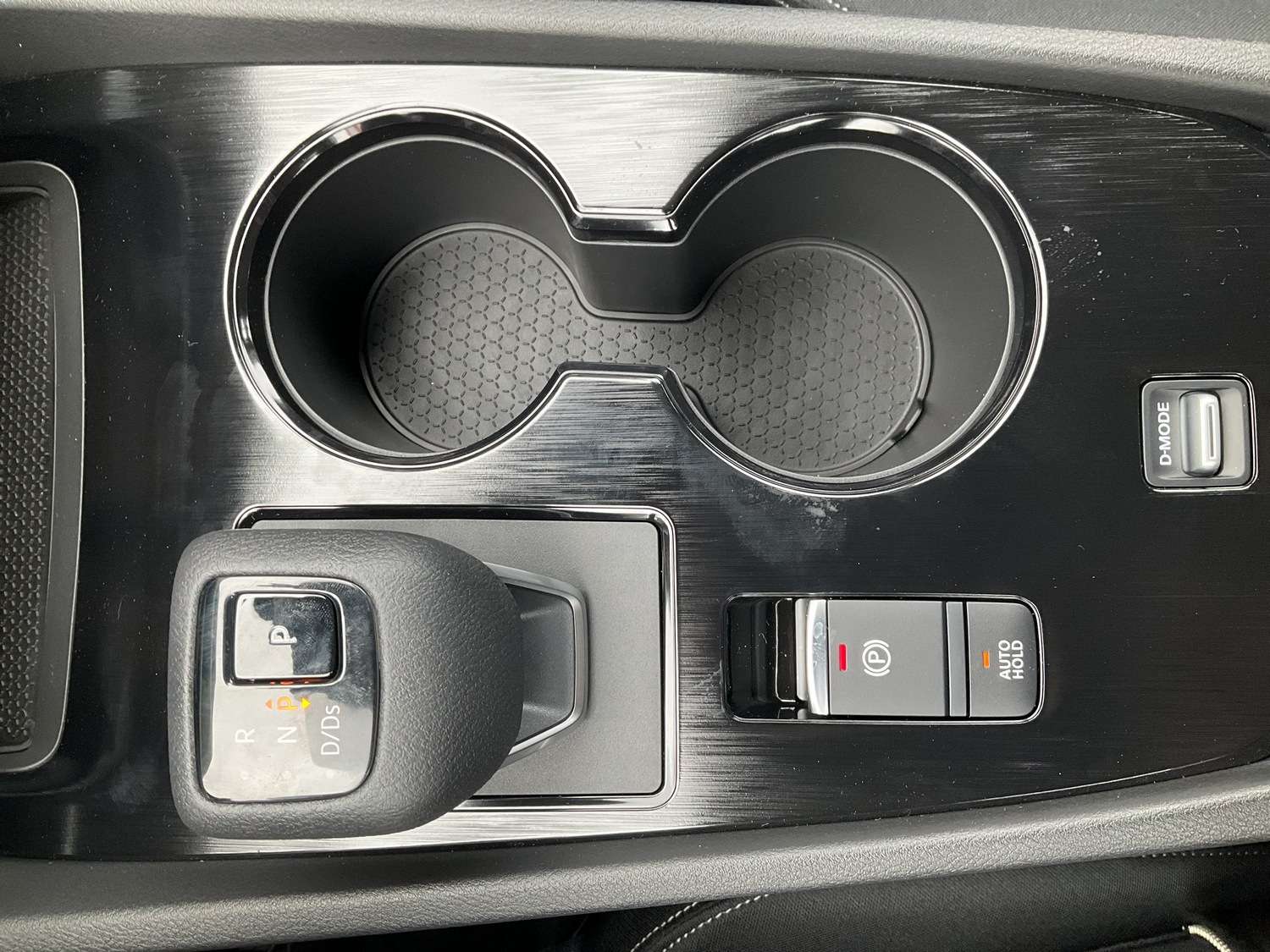 Fahrzeugbild eines Nissan X-TRAIL