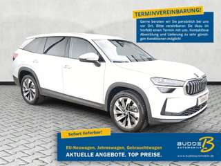 Schräge Frontansicht auf einen Skoda Kodiaq , freigestellt