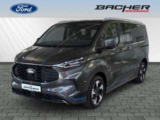 Schräge Frontansicht auf einen Ford Tourneo Custom , freigestellt