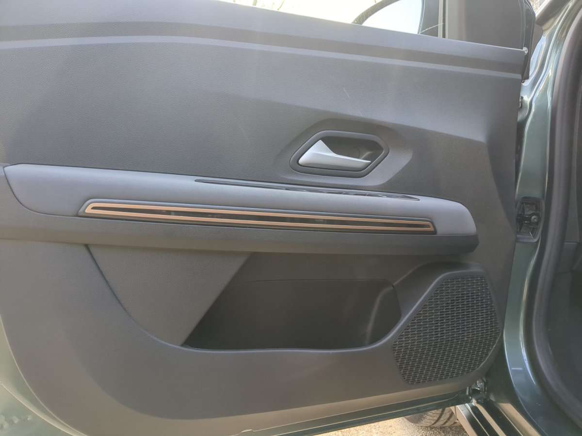 Fahrzeugbild eines Dacia Jogger