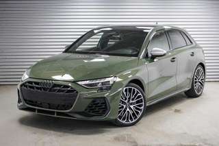 Schräge Frontansicht auf einen Audi S3 , freigestellt