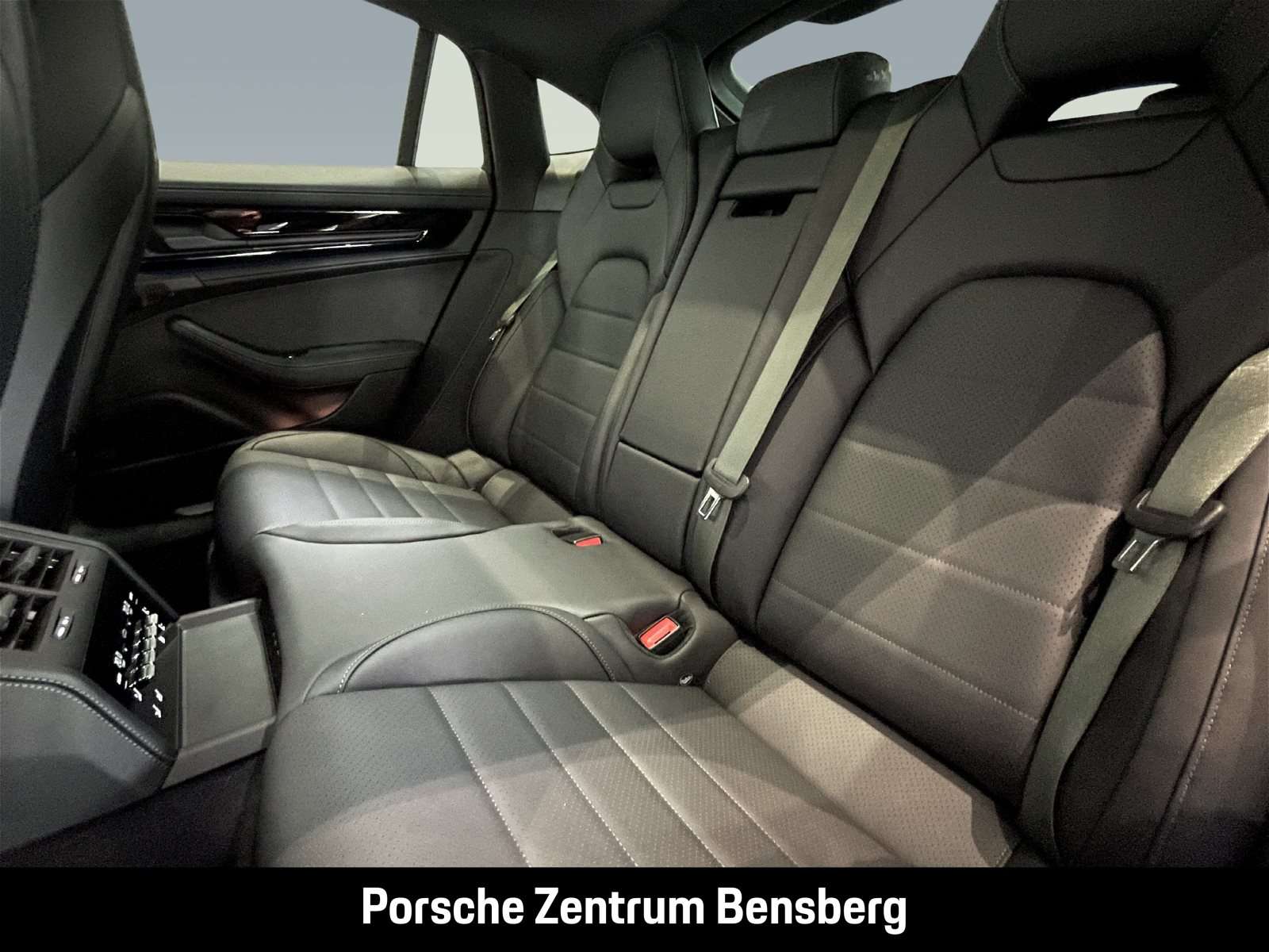 Fahrzeugbild eines Porsche Panamera