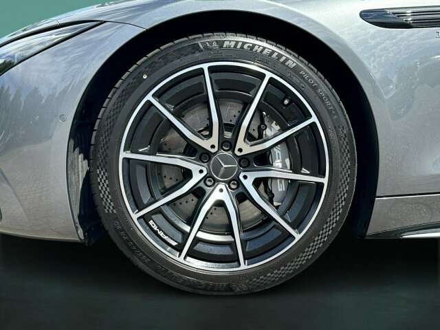 Fahrzeugbild eines Mercedes-Benz SL