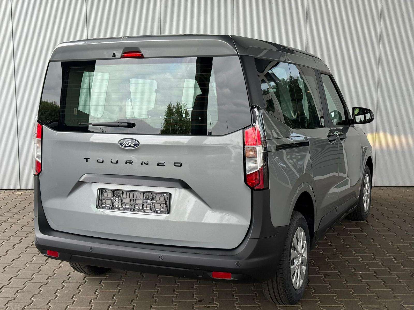 Fahrzeugbild eines Ford Tourneo Courier