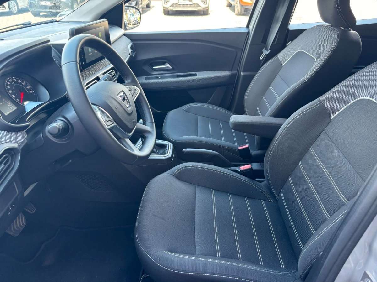 Fahrzeugbild eines Dacia Sandero