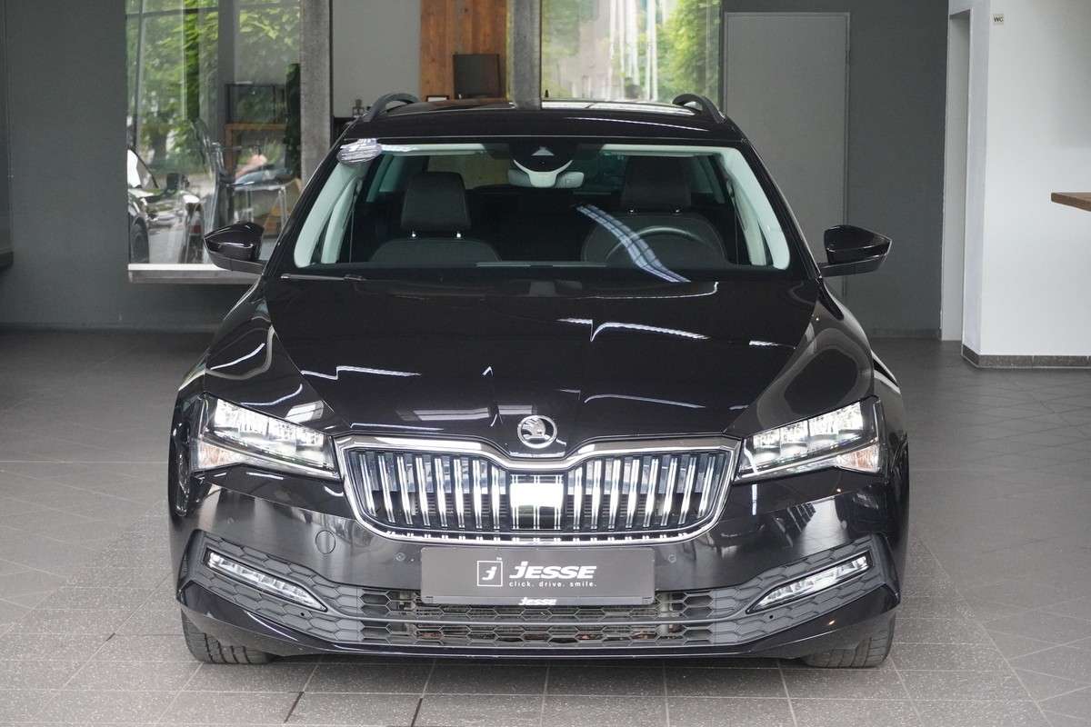 Fahrzeugbild eines Skoda Superb