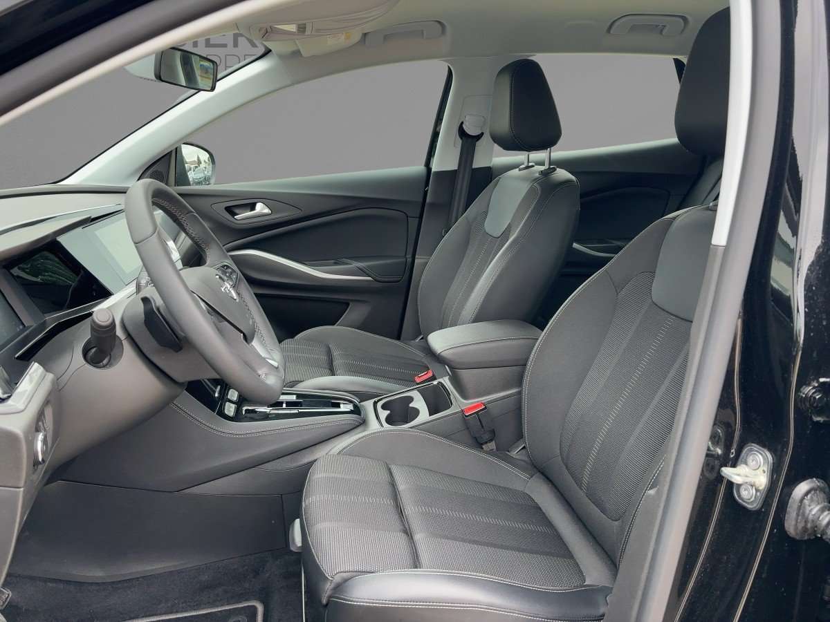 Fahrzeugbild eines Opel Grandland X