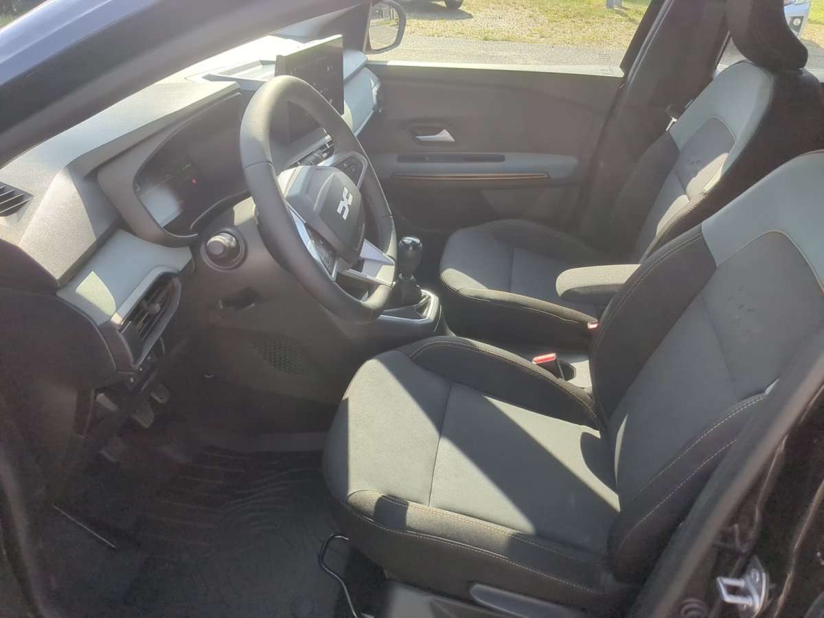 Fahrzeugbild eines Dacia Sandero