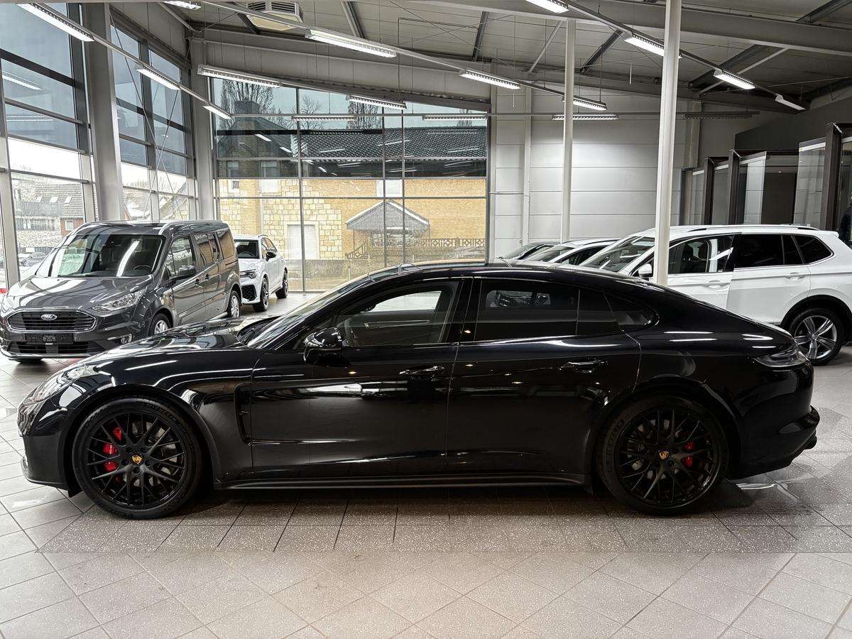 Fahrzeugbild eines Porsche Panamera