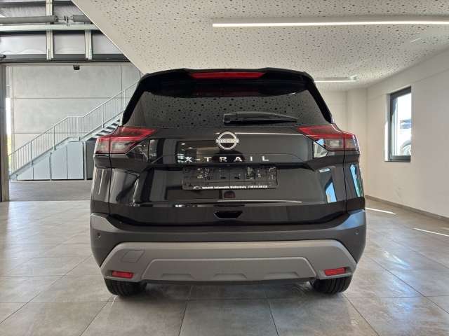 Fahrzeugbild eines Nissan X-TRAIL