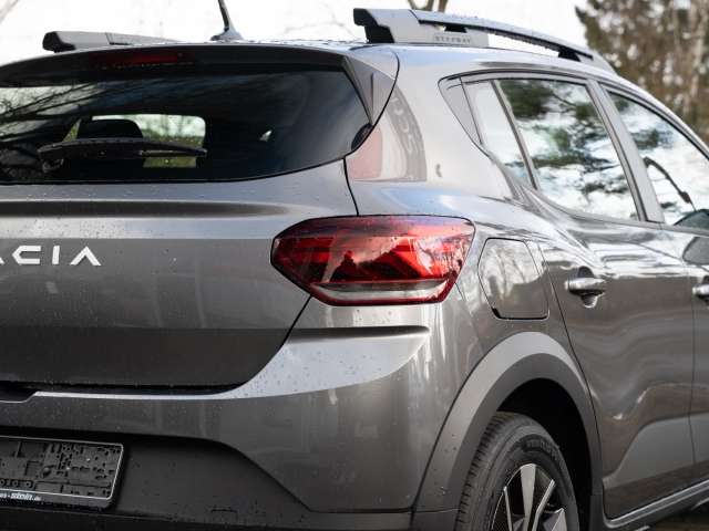 Fahrzeugbild eines Dacia Sandero