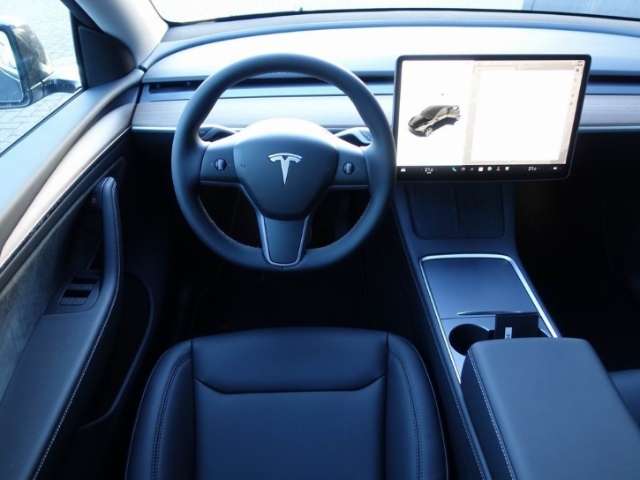 Fahrzeugbild eines TESLA Model Y