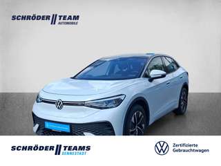 Schräge Frontansicht auf einen Volkswagen ID.5 , freigestellt
