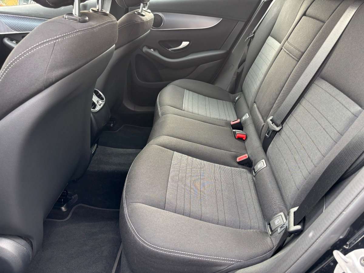 Fahrzeugbild eines Mercedes-Benz EQC