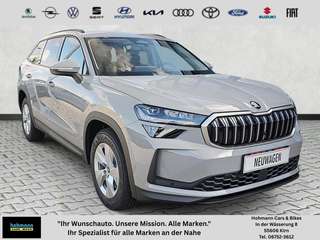 Schräge Frontansicht auf einen Skoda Kodiaq , freigestellt