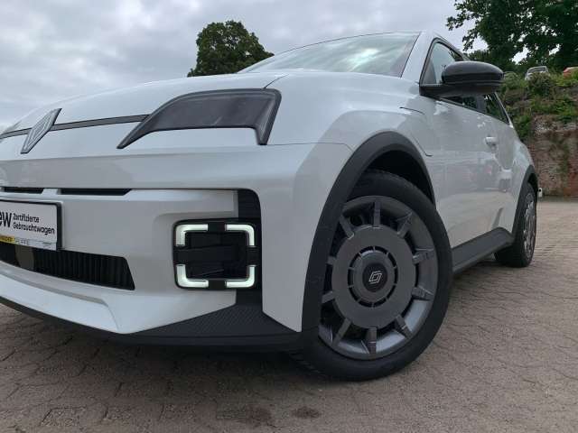 Fahrzeugbild eines Renault 5 E-TECH