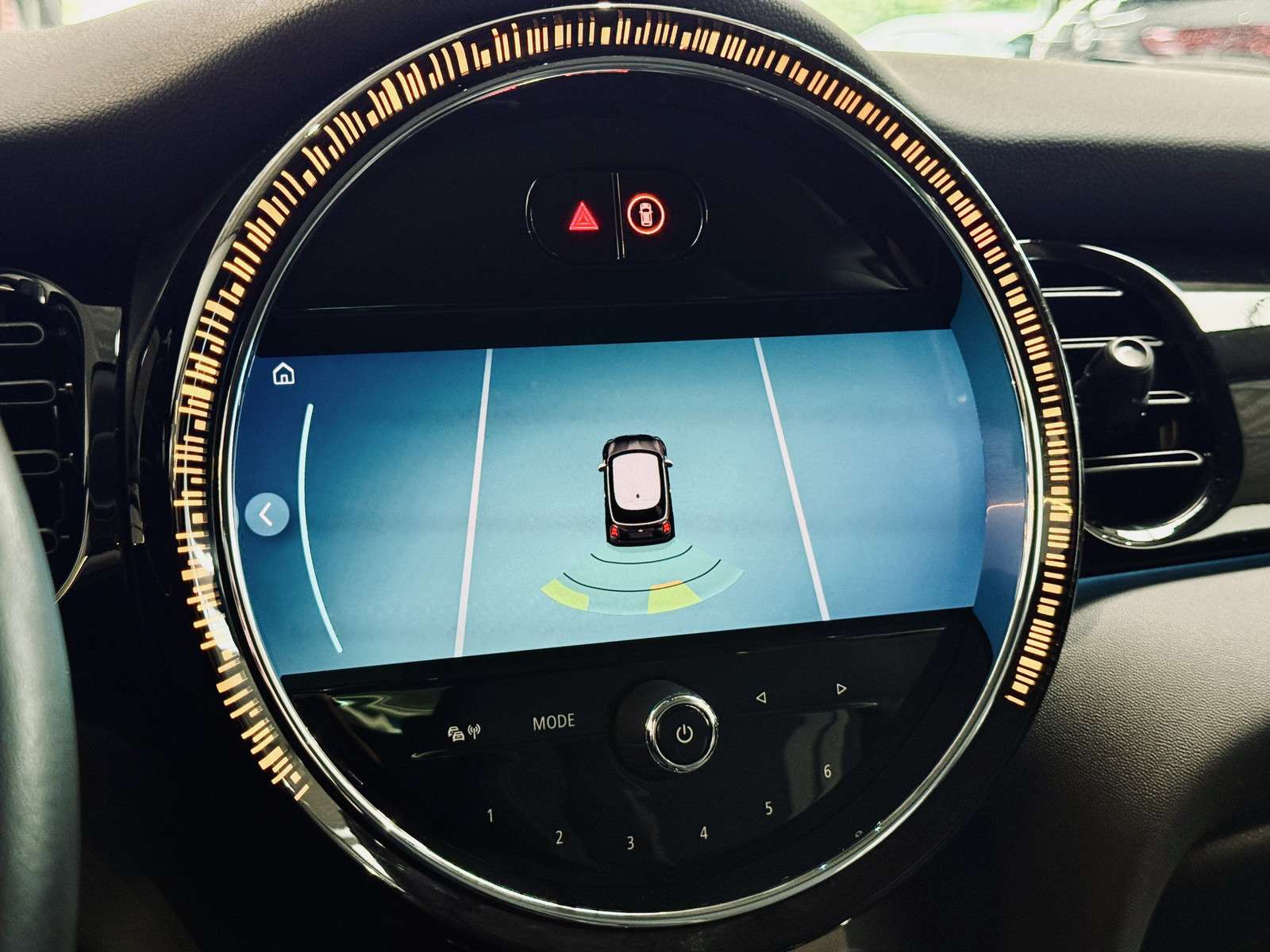 Fahrzeugbild eines MINI COOPER
