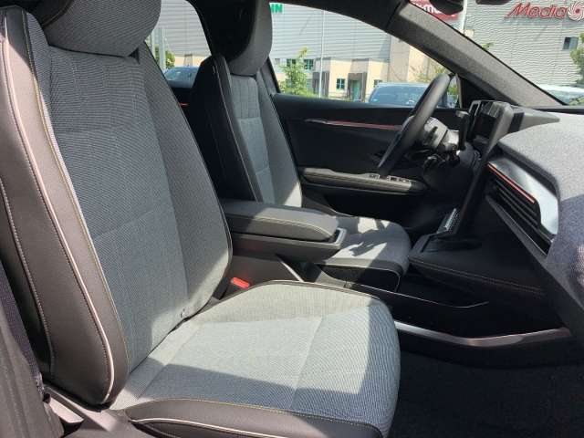 Fahrzeugbild eines Renault Scenic E-TECH