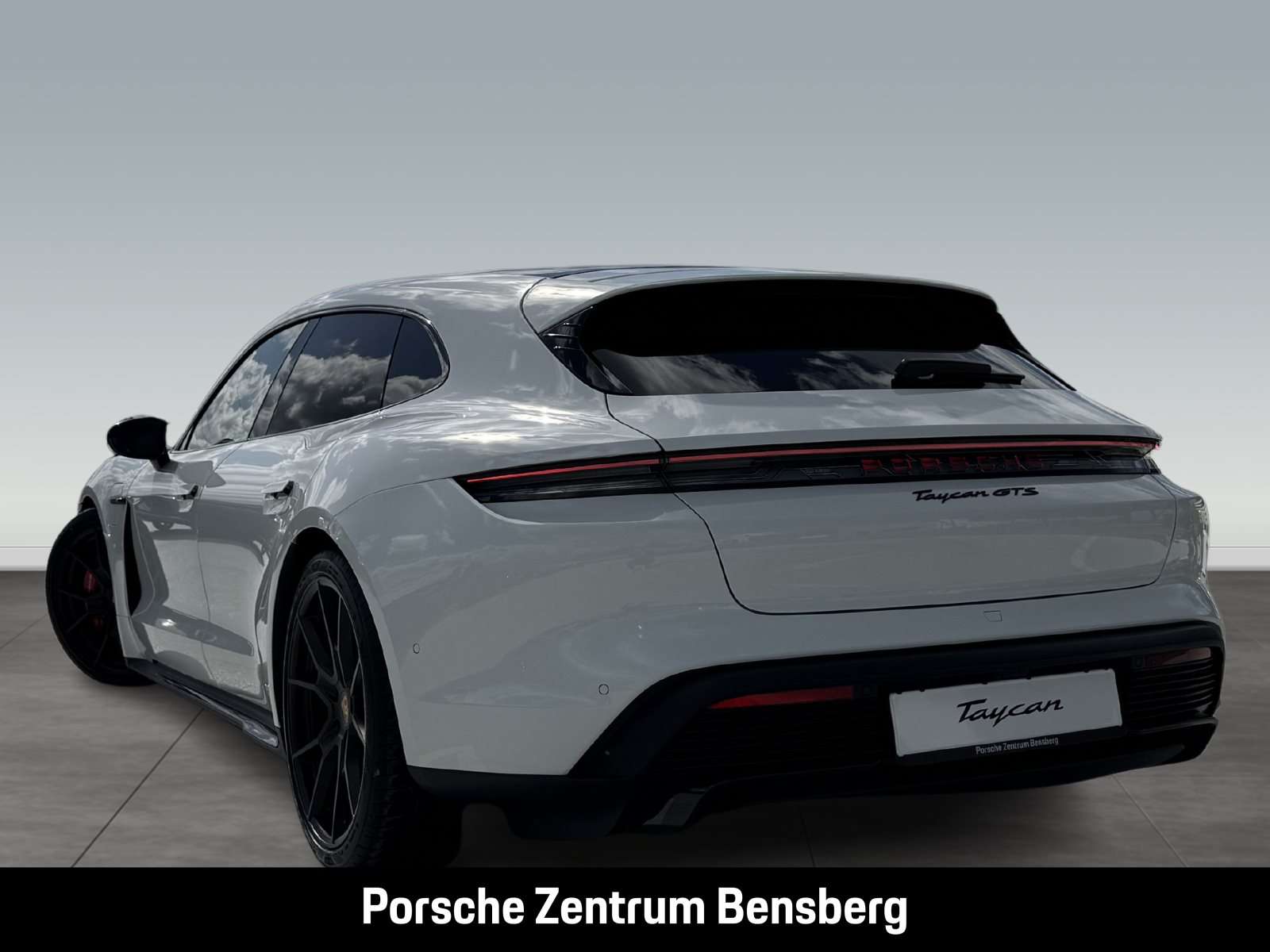 Fahrzeugbild eines Porsche Taycan